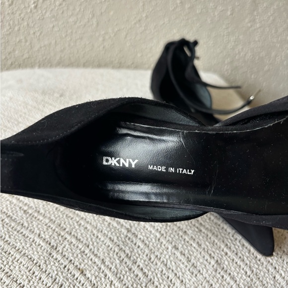 DKNY Black Pointed Toe Heels - Picture 2 of 5